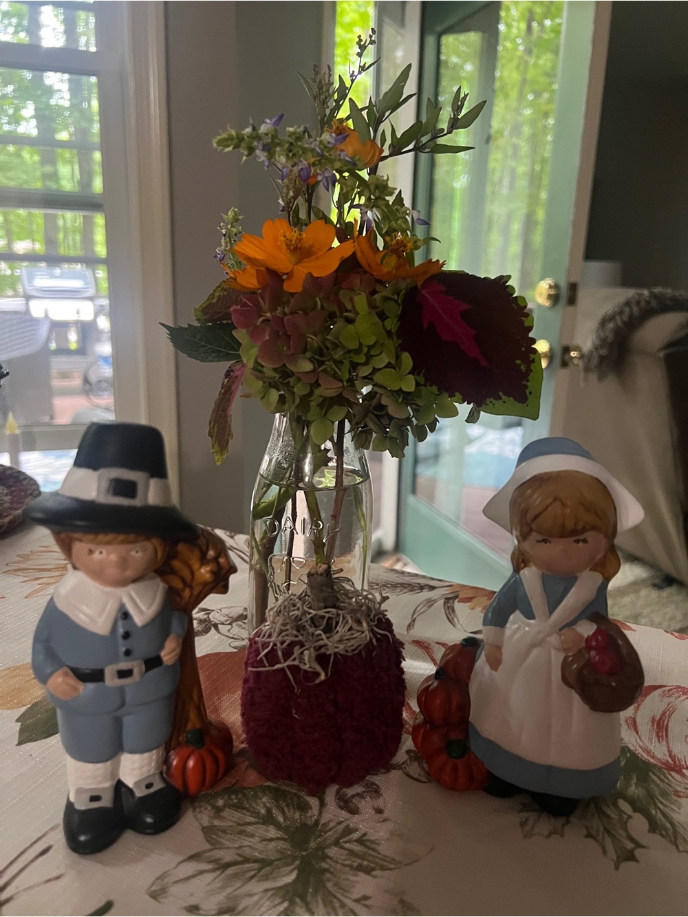 Blue and White Pilgrim Couple Figurine Set